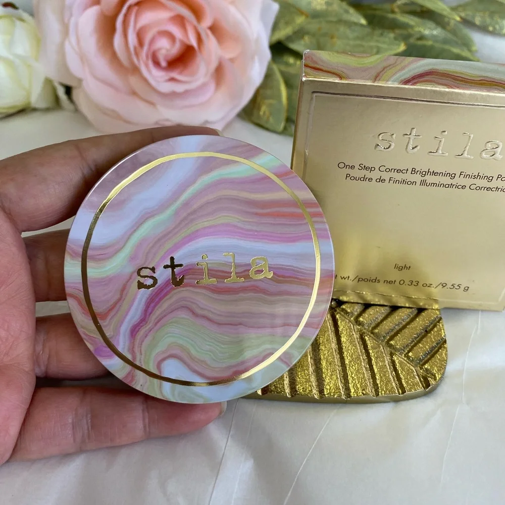 Stila One Step Correct Brightening Finishing Powder - Light - Picture 6 of 9